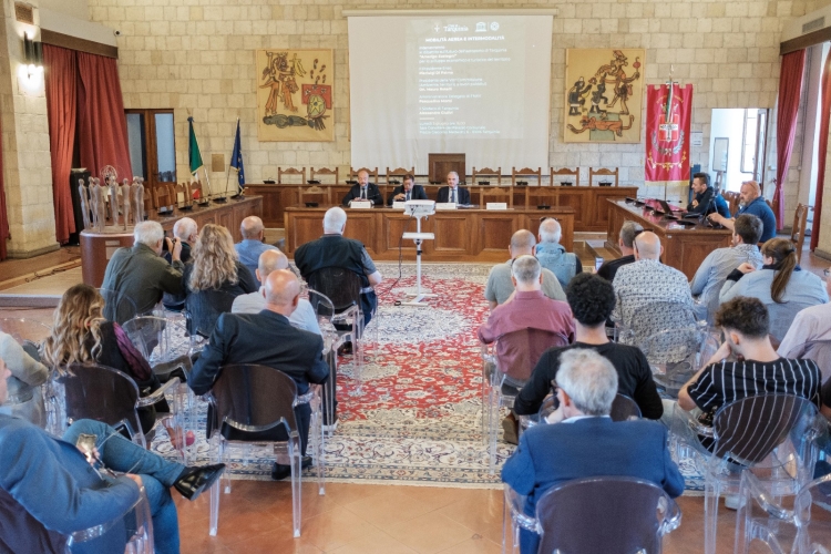 Conferenza presentazione Progetto riapertura aeroporto Amerigo Sostegni Tarquinia