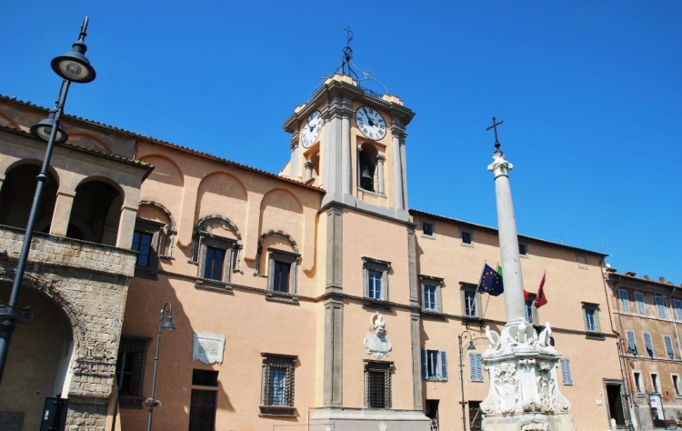 Palazzo comunale di Tarquinia 001