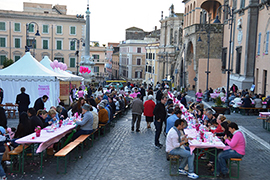 La cena in piazza Giacomo Matteotti2b